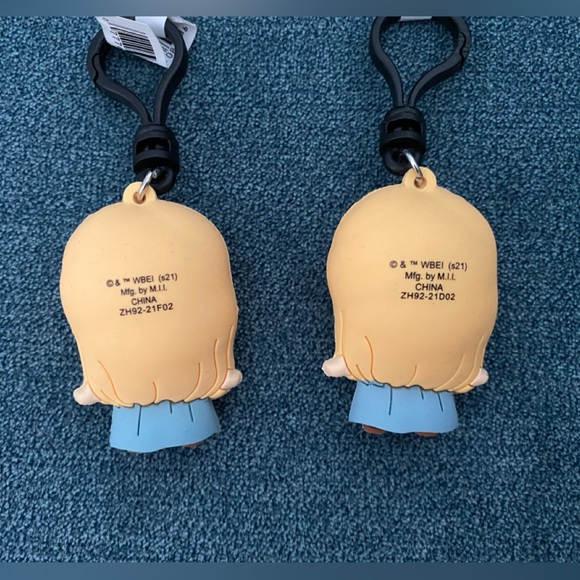 Friends (TV Series) Blind Figural Bag Clip: Phoebe Buffay - Picture 2 of 3